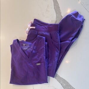 Figs Vivid Purple Scrub Set